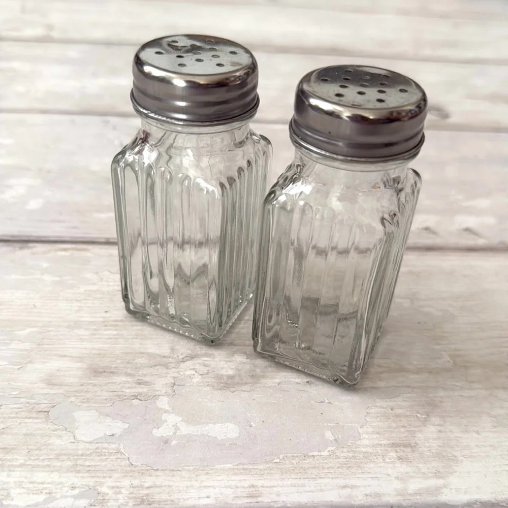 Glass Salt & Pepper Shakers Classic Retro Chrome Top Restaraunt Style Shakers